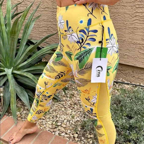 Zyia leggings top